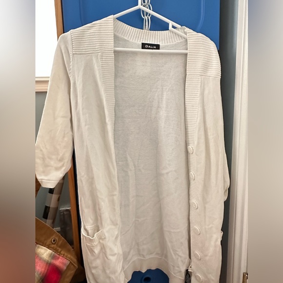 Long White Half-Sleeved Cardigan - Picture 3 of 4